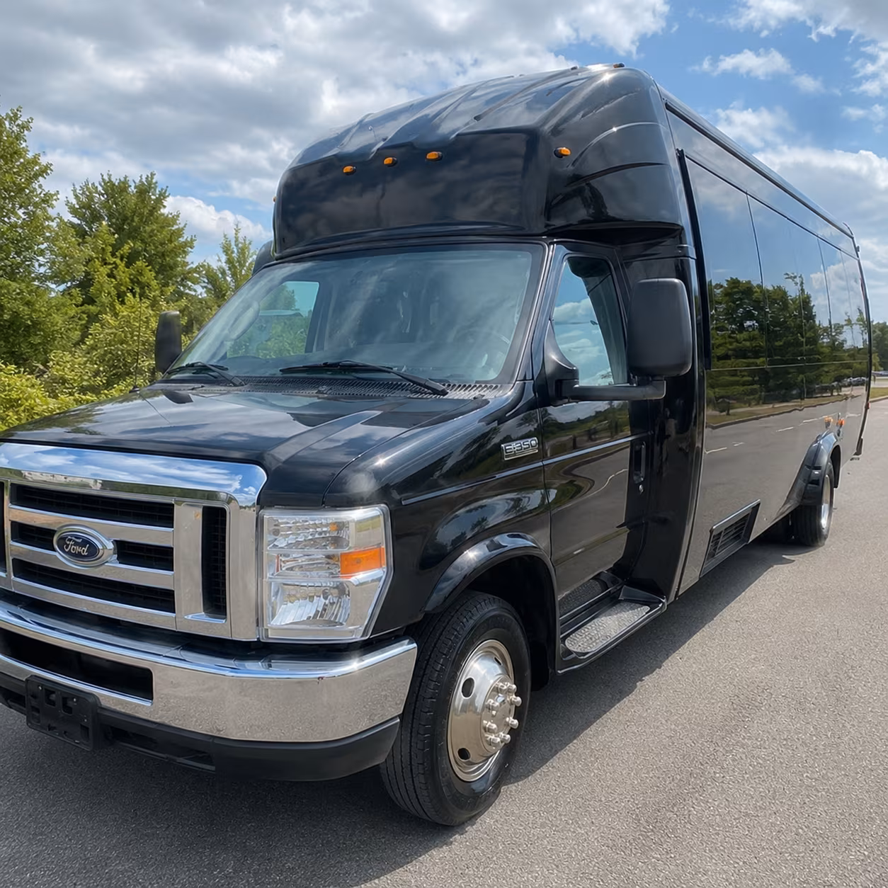 Edison Birthday, Sweet 16, & Quinceañera Party Bus Rentals